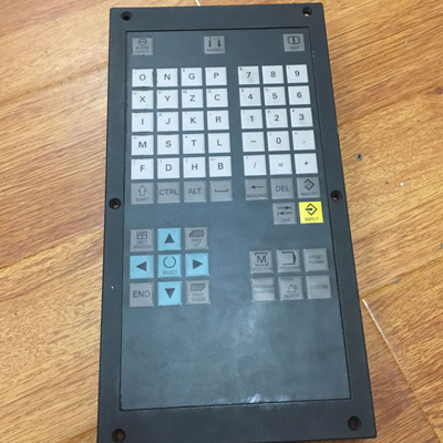 专修西门子802D数控CNC按键面板按键不灵故障维修与工控机显示屏解决方案